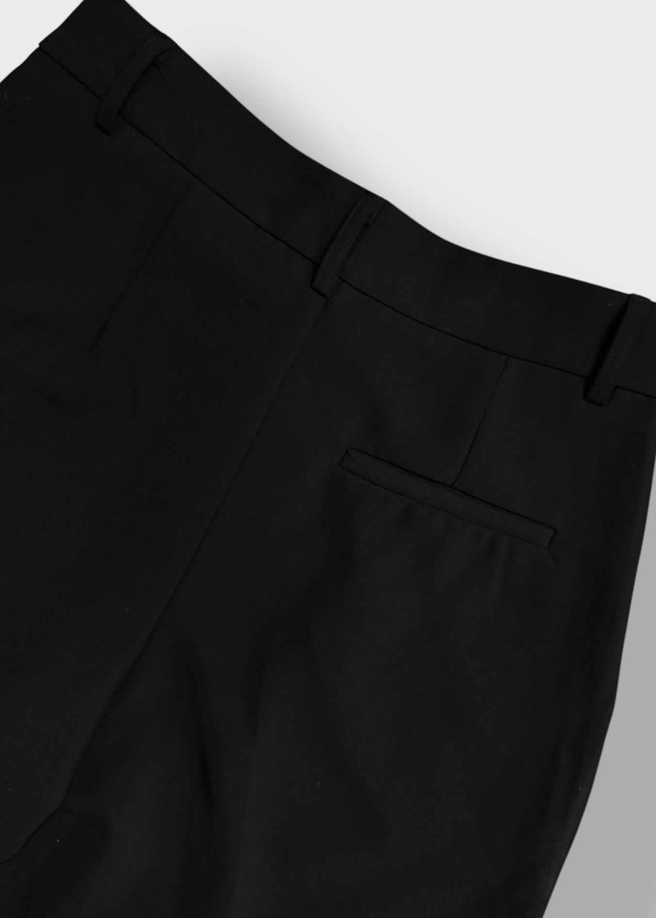 Pantalon Noir Classique et coupe droite – Lara
