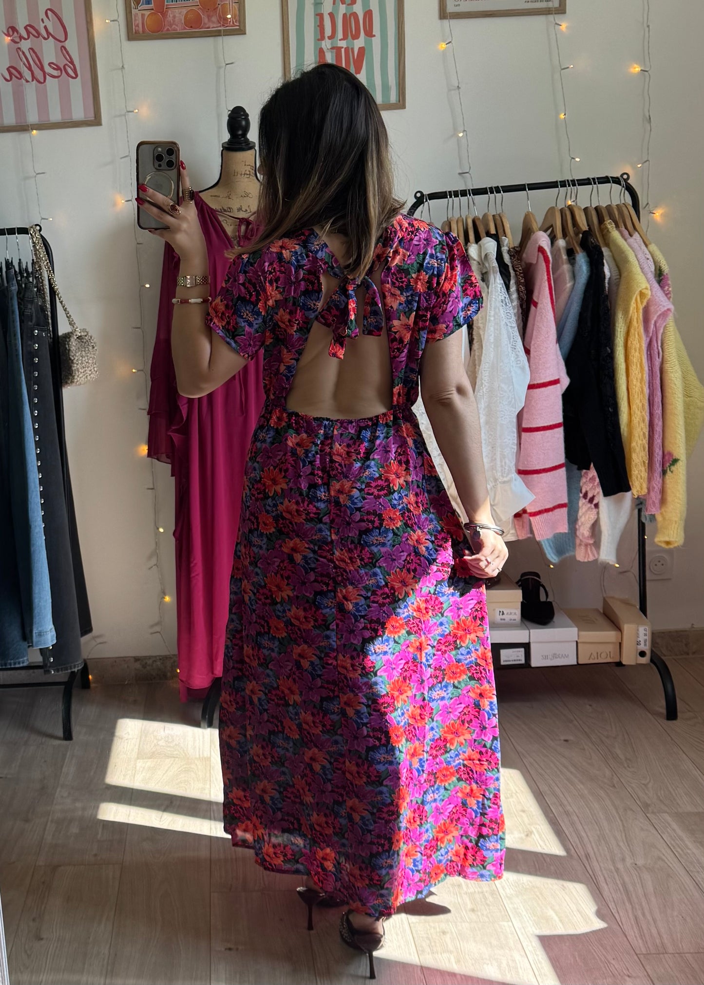 Robe motifs fleurs avec dos nu