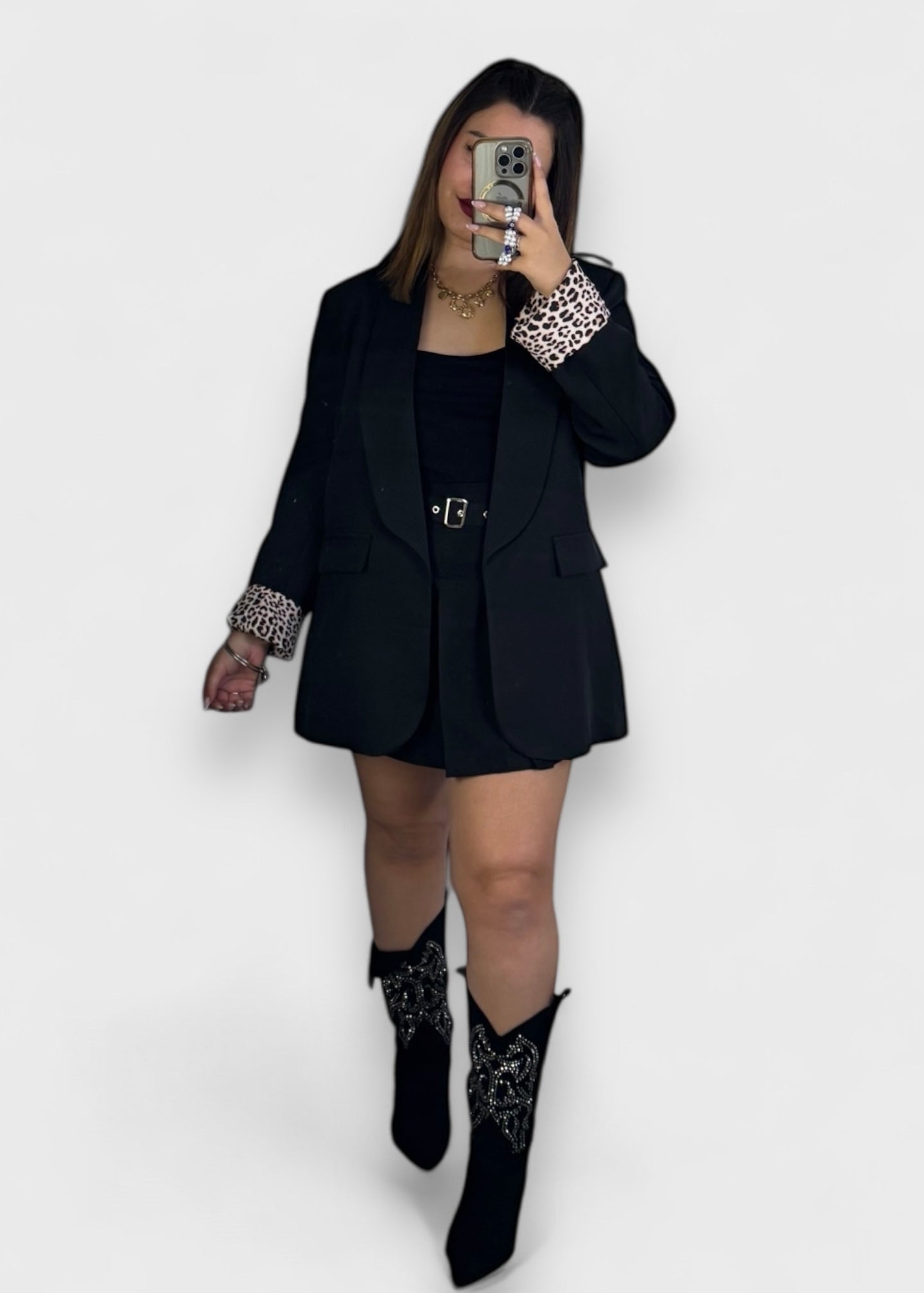 Jupe short Mélissa plissée noire avec ceinture amovible - Tendance 2024/2025